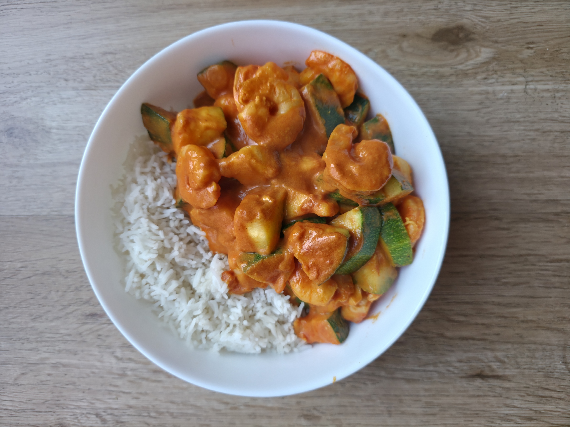 Crevettes au curry rouge courgette riz basmati