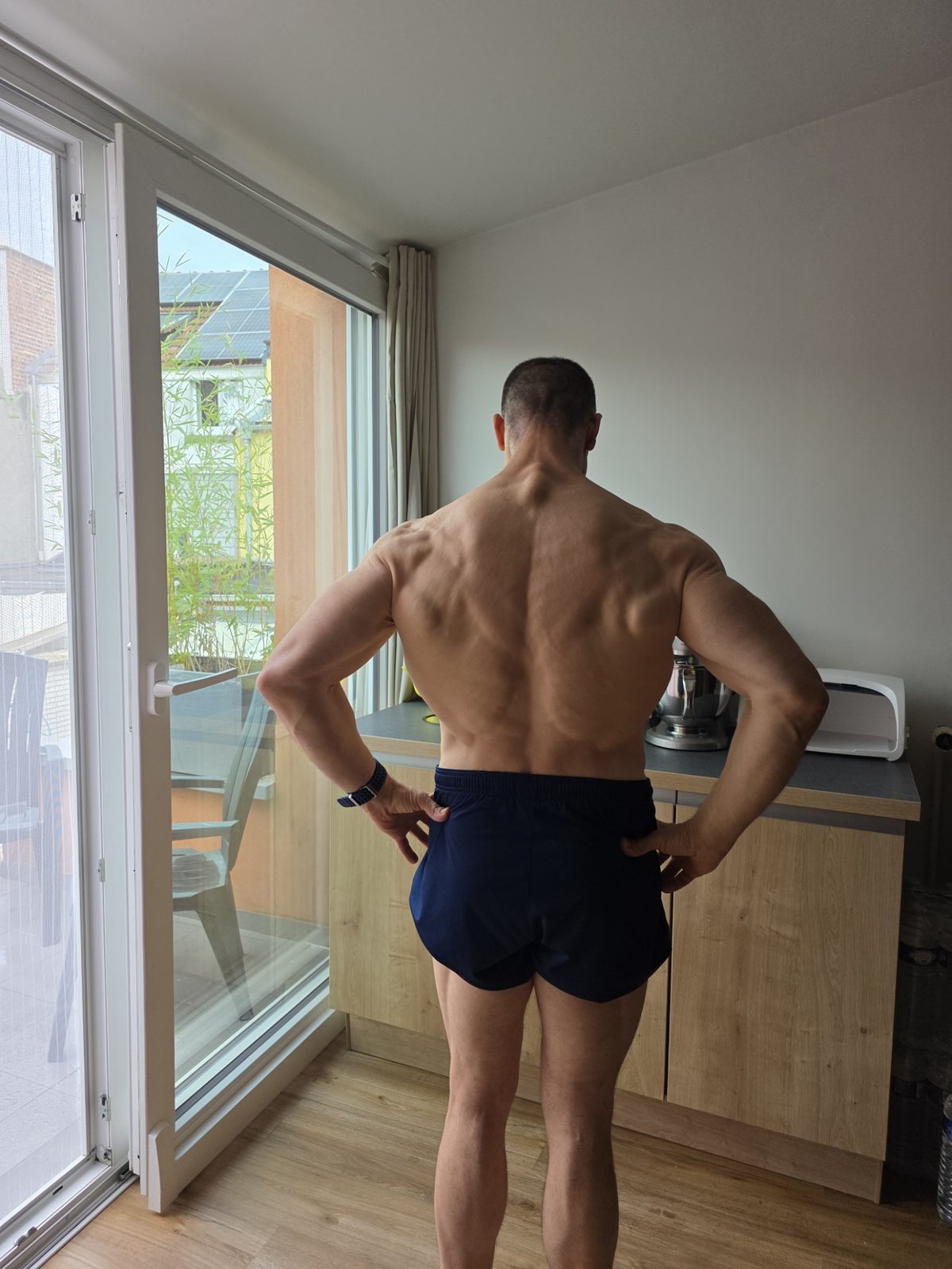 Bahri Performance - back pose, hands on hips, back width