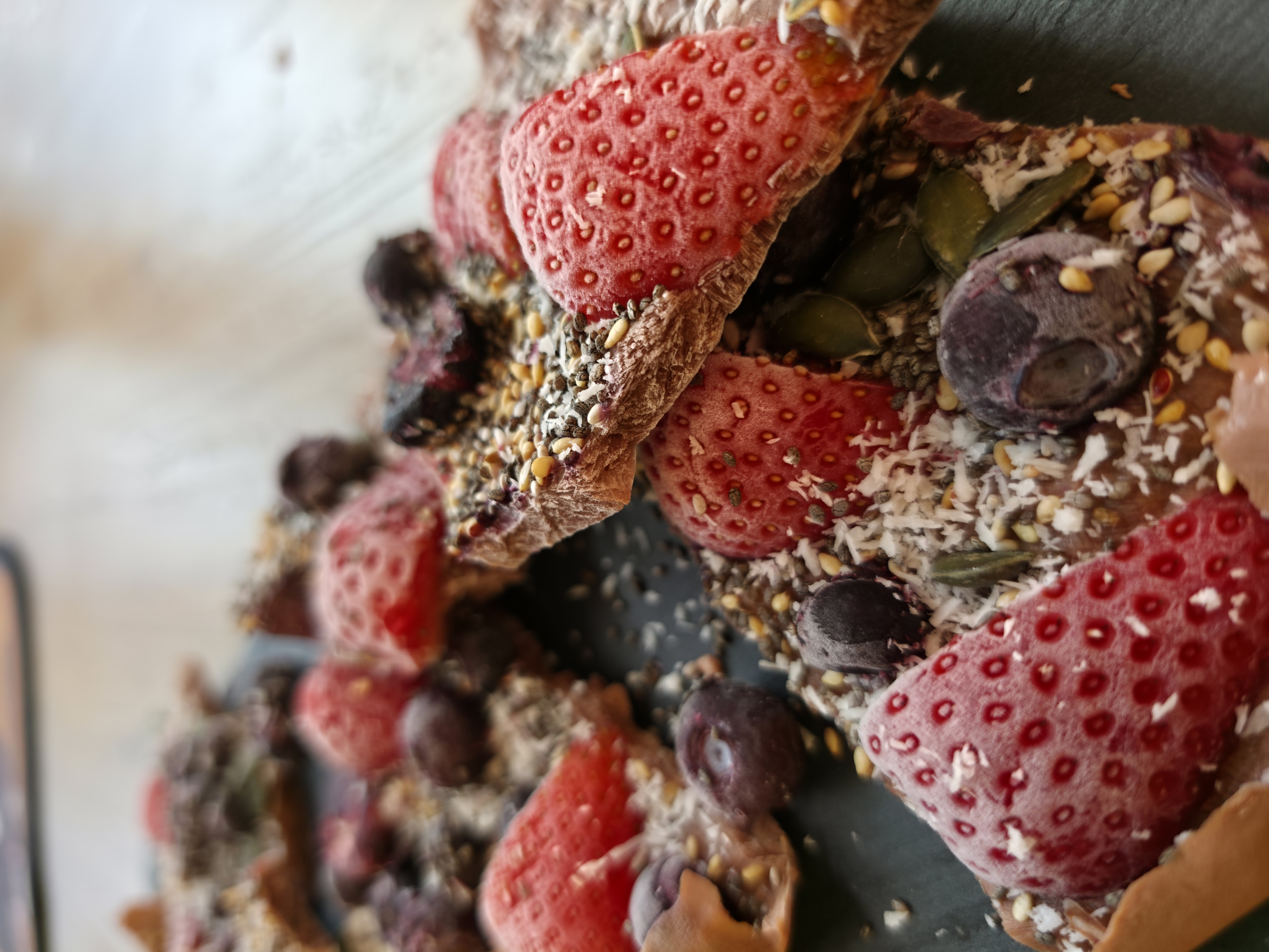 Bark chocolat protéiné congelé aux fruits rouges