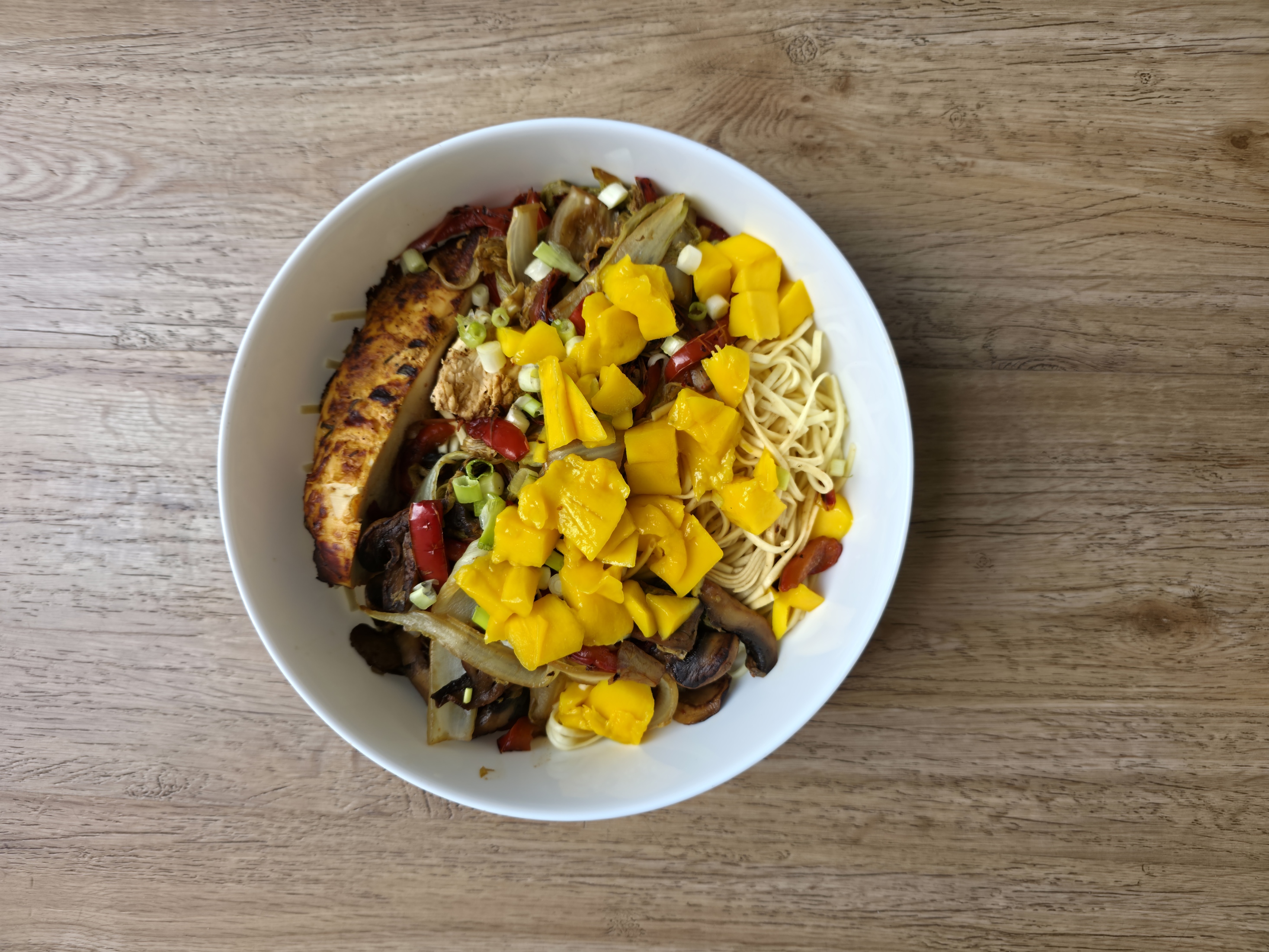 Bowl poulet nouilles mangue — Bahri Performance