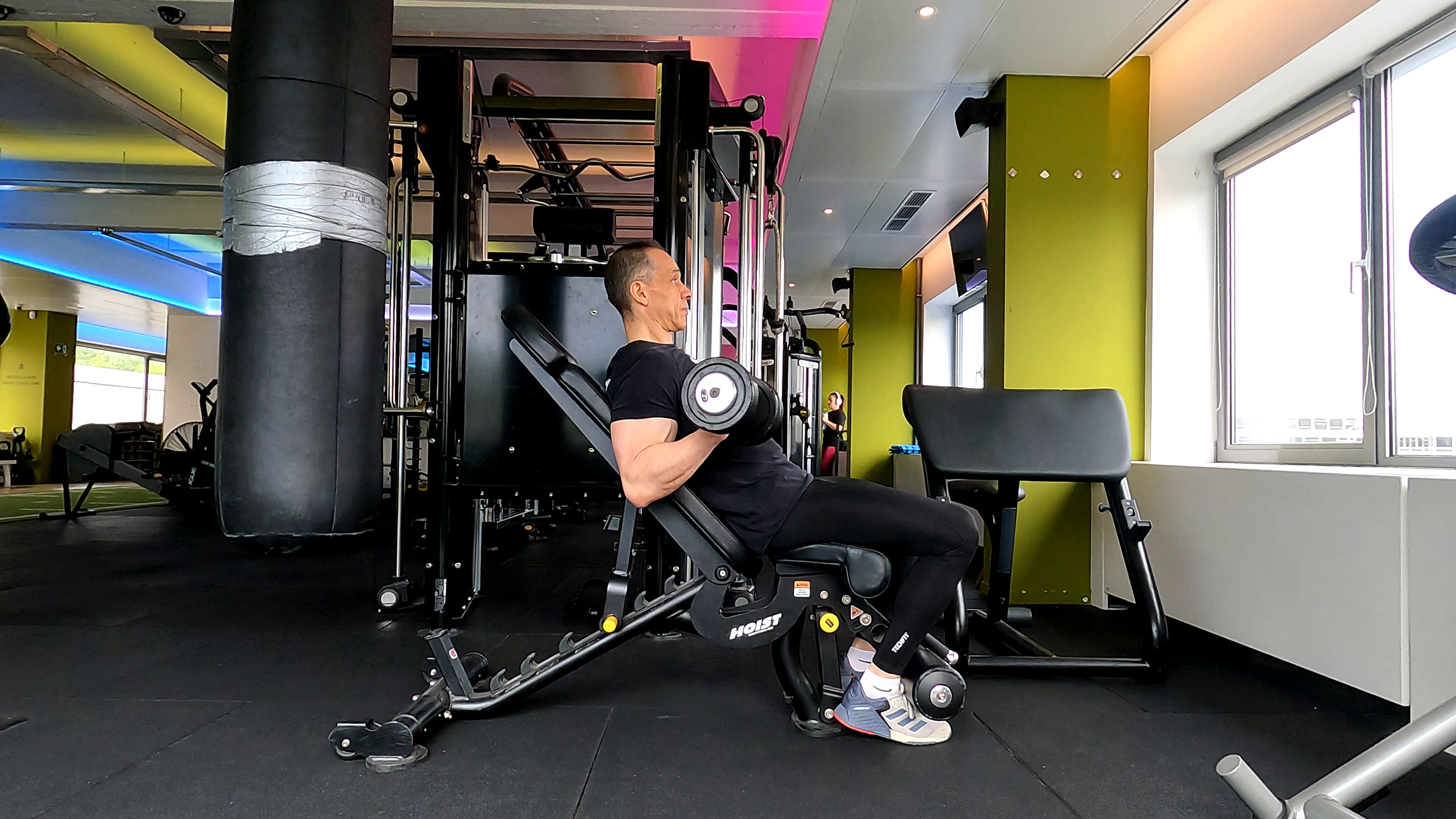 Bahri - curl incliné sur machine